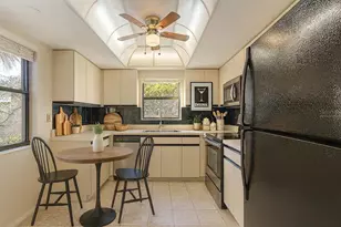 121 Oak Hill Dr, Sarasota, FL 34232 - Photo 18