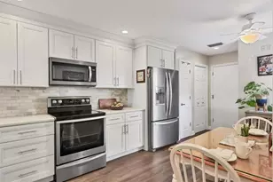 3861 Wilshire Cir W, Sarasota, FL 34238 - Photo 12