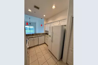 819 Fairwaycove Lane #203, Bradenton, FL 34212 - Photo 10