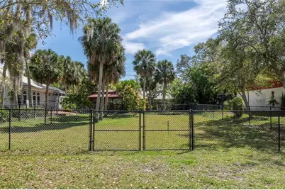 Fiesta Drive, Sarasota, FL 34231 - Photo 2