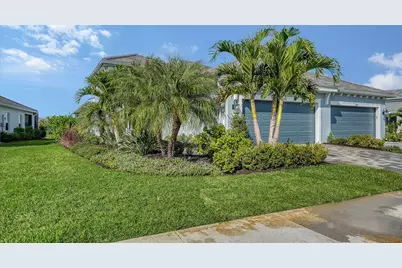 10016 Lake Wales Circle, Sarasota, FL 34241 - Photo 4