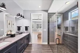 8020 Clearwater Ct, Sarasota, FL 34241 - Photo 16