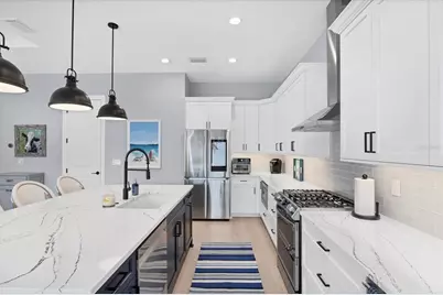 8020 Clearwater Court, Sarasota, FL 34241 - Photo 10