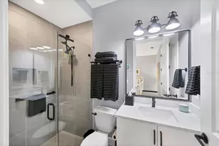 8020 Clearwater Ct, Sarasota, FL 34241 - Photo 20