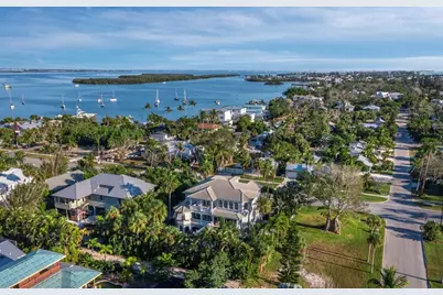 651 Broadway Street, Longboat Key, FL 34228 - Photo 46