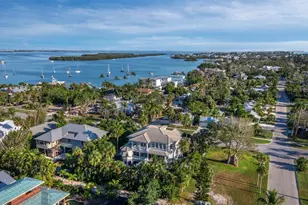 651 Broadway St, Longboat Key, FL 34228 - Photo 46