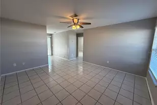 516 Briarwood Rd, Venice, FL 34293 - Photo 2