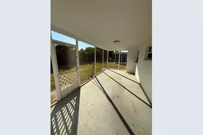 516 Briarwood Road, Venice, FL 34293 - Photo 12