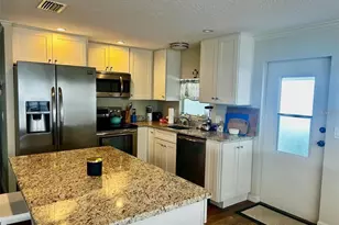 5742 Camelot Dr N, Sarasota, FL 34233 - Photo 2