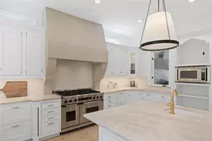 3000 Southwest Dr, Sarasota, FL 34239 - Photo 18