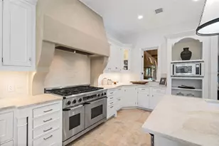 3000 Southwest Dr, Sarasota, FL 34239 - Photo 16