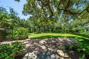 3000 Southwest Dr, Sarasota, FL 34239 - Photo 10