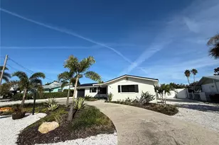 808 25th Ave W, Palmetto, FL 34221 - Photo 2