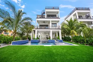 116 8th St S, Bradenton Beach, FL 34217 - Photo 2