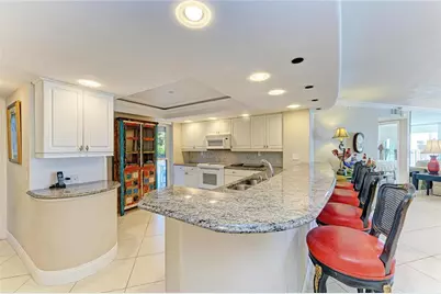 5700 Escondida Boulevard S #201, Saint Petersburg, FL 33715 - Photo 6