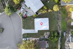 805 29th St E, Bradenton, FL 34208 - Photo 38