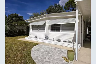 3383 Oakwood Boulevard N, Sarasota, FL 34237 - Photo 2