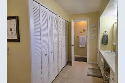 3383 Oakwood Boulevard N, Sarasota, FL 34237 - Photo 26