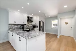 4860 Gulf of Mexico Dr, Longboat Key, FL 34228 - Photo 4