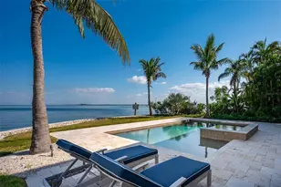 526 56th St, Holmes Beach, FL 34217 - Photo 64