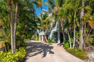 526 56th St, Holmes Beach, FL 34217 - Photo 10