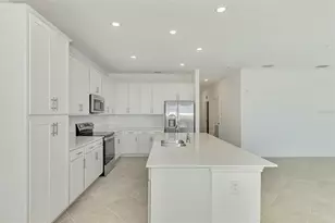 17565 Opal Sand Dr, Venice, FL 34293 - Photo 2