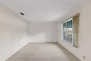 4816 79th Avenue Plaza E, Sarasota, FL 34243 - Photo 12