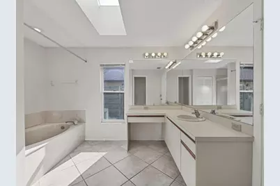 4816 79th Avenue Plaza E, Sarasota, FL 34243 - Photo 14