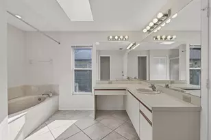 4816 79th Avenue Plaza E, Sarasota, FL 34243 - Photo 14