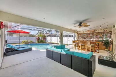 4525 Windsor Court E, Bradenton, FL 34203 - Photo 2