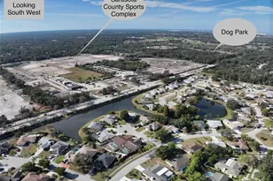 2042 Country Meadows Pl, Sarasota, FL 34235 - Photo 32