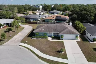 2042 Country Meadows Pl, Sarasota, FL 34235 - Photo 12