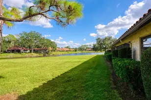 5450 Golf Pointe Dr, Sarasota, FL 34243 - Photo 32