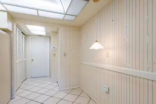 5450 Golf Pointe Dr, Sarasota, FL 34243 - Photo 14