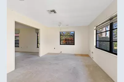 5450 Golf Pointe Drive, Sarasota, FL 34243 - Photo 18