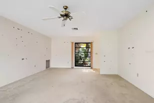 5450 Golf Pointe Dr, Sarasota, FL 34243 - Photo 8