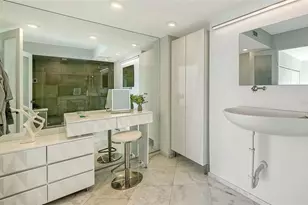 2525 Gulf of Mexico Dr, Longboat Key, FL 34228 - Photo 18