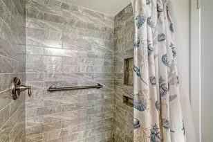 2657 Riverbluff Pkwy, Sarasota, FL 34231 - Photo 18