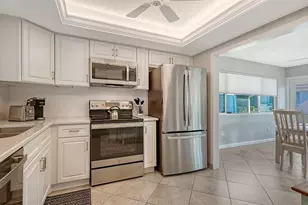 2657 Riverbluff Pkwy, Sarasota, FL 34231 - Photo 14