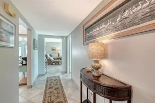 2657 Riverbluff Pkwy, Sarasota, FL 34231 - Photo 4