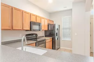1125 Grantham Dr, Sarasota, FL 34234 - Photo 8