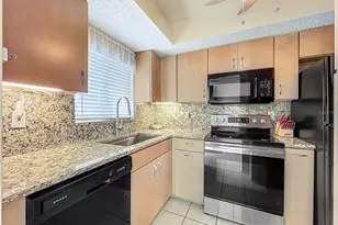 3783 Lake Bayshore Dr, Bradenton, FL 34205 - Photo 4