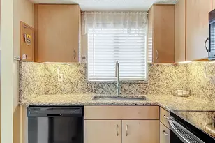 3783 Lake Bayshore Dr, Bradenton, FL 34205 - Photo 6