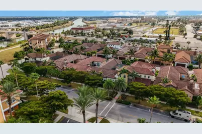 146 E Tampa Avenue, Venice, FL 34285 - Photo 54