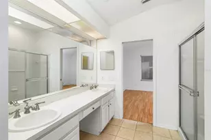 295 Fareham Dr, Venice, FL 34293 - Photo 24