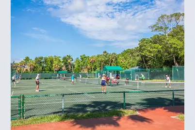615 Buttonwood Drive, Longboat Key, FL 34228 - Photo 24