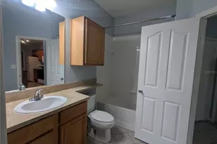 8351 38th St Cir E, Sarasota, FL 34243 - Photo 6