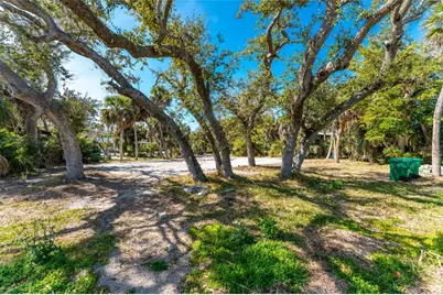 4025 Bay Oaks Circle, Englewood, FL 34223 - Photo 8