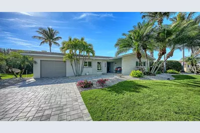 1050 Bogey Lane, Longboat Key, FL 34228 - Photo 2