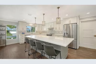 1050 Bogey Lane, Longboat Key, FL 34228 - Photo 10